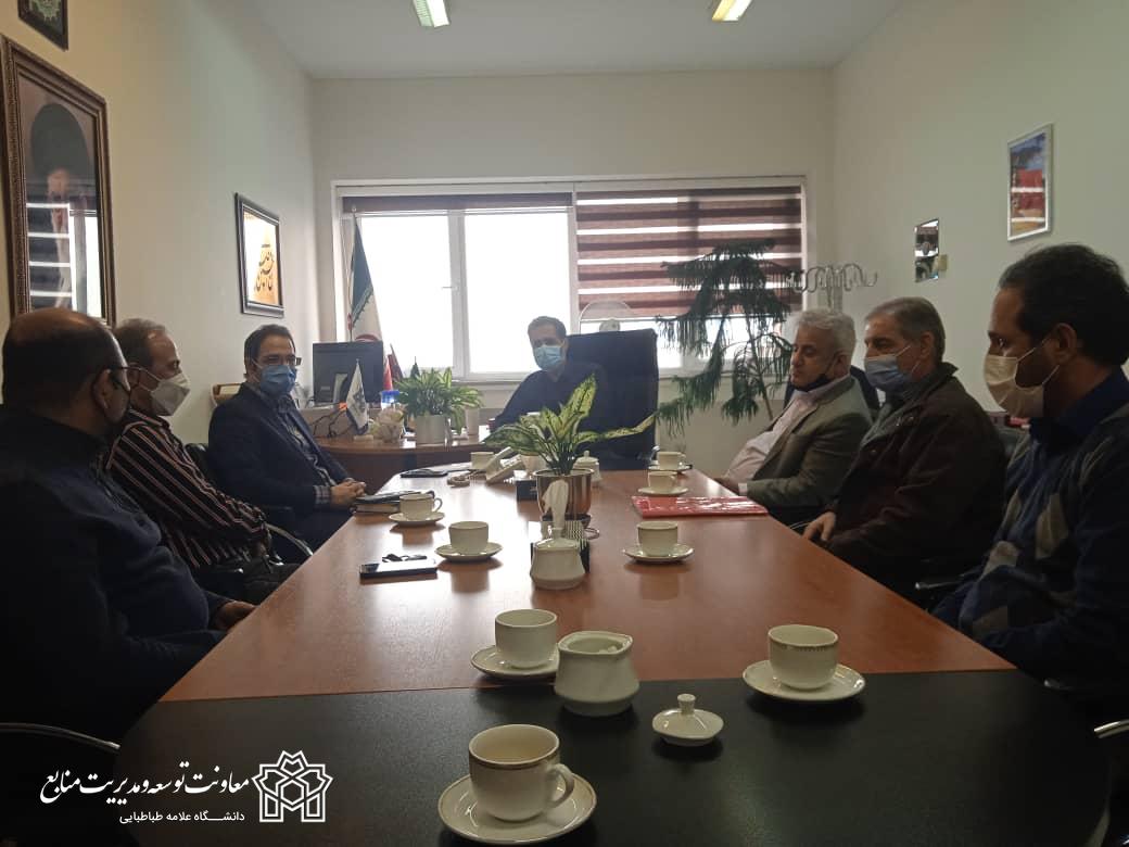 نشست صمیمی همکاران اداره تدارکات با مدیر امور اداری دانشگاه